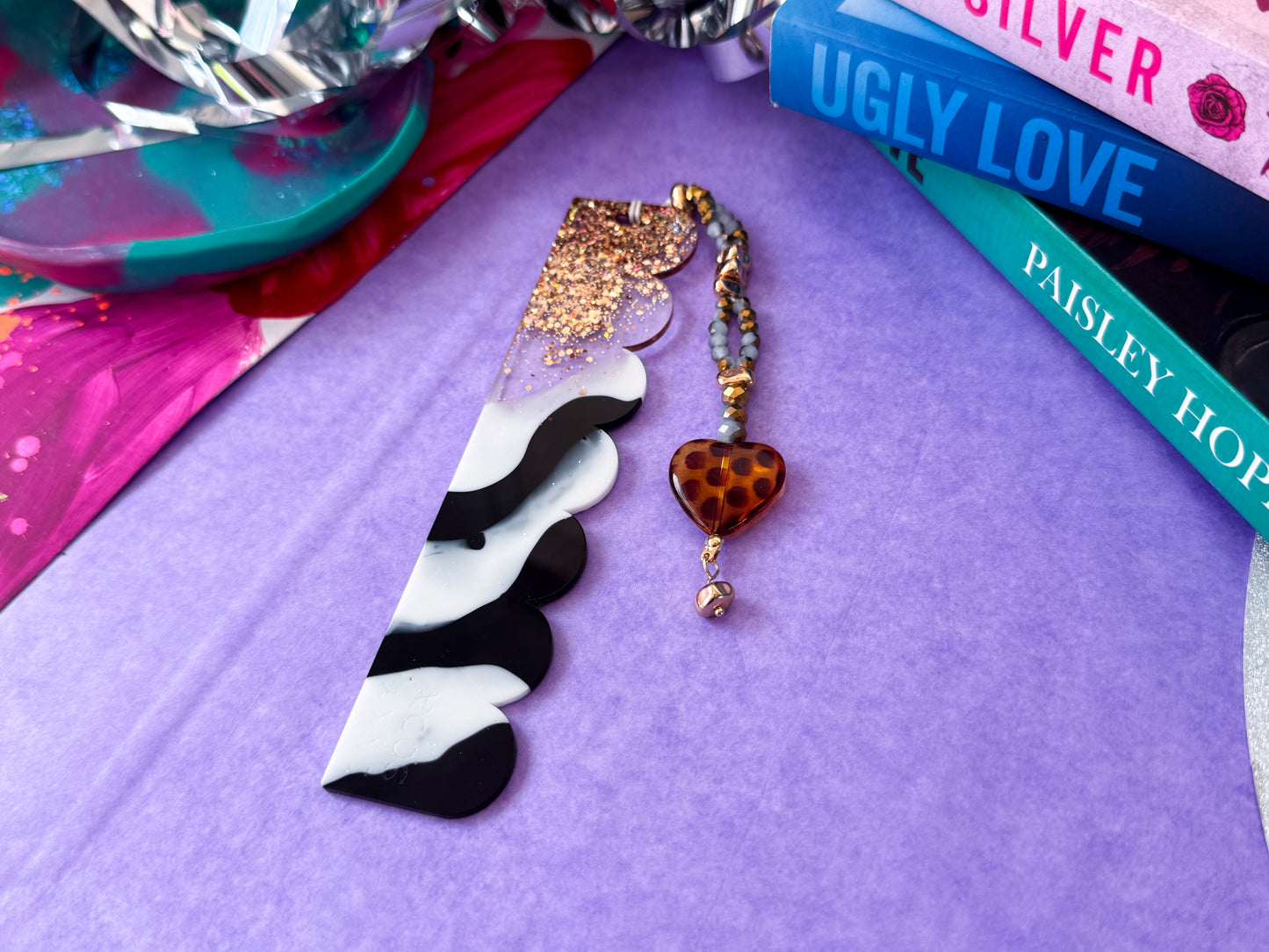 Petal Edge Bookmark - monochrome Muse